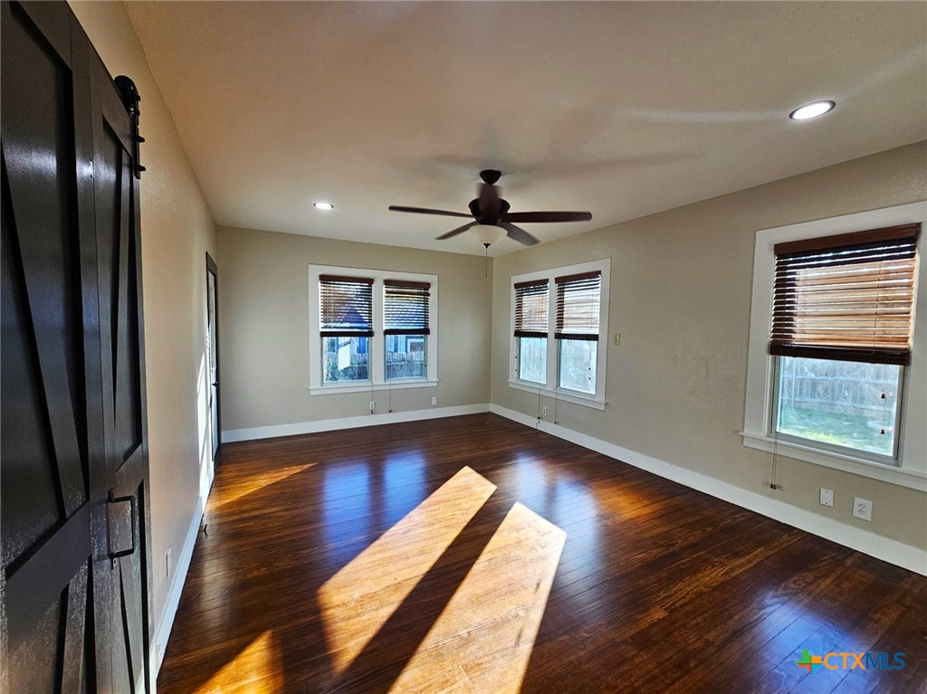 624 South Austin Street Seguin, TX 78155 - Photo 19 of 38