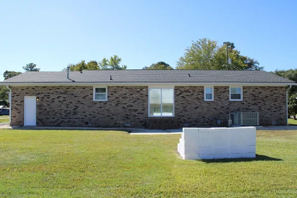 $2,400 | 7744 Allwood Avenue, North Charleston, SC 29418