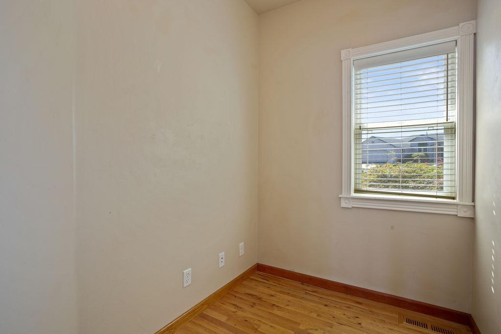 914 Ridgeview Drive Eagle Point, OR 97524 - Photo 34 of 34 a view of a small space with wooden floor and a window