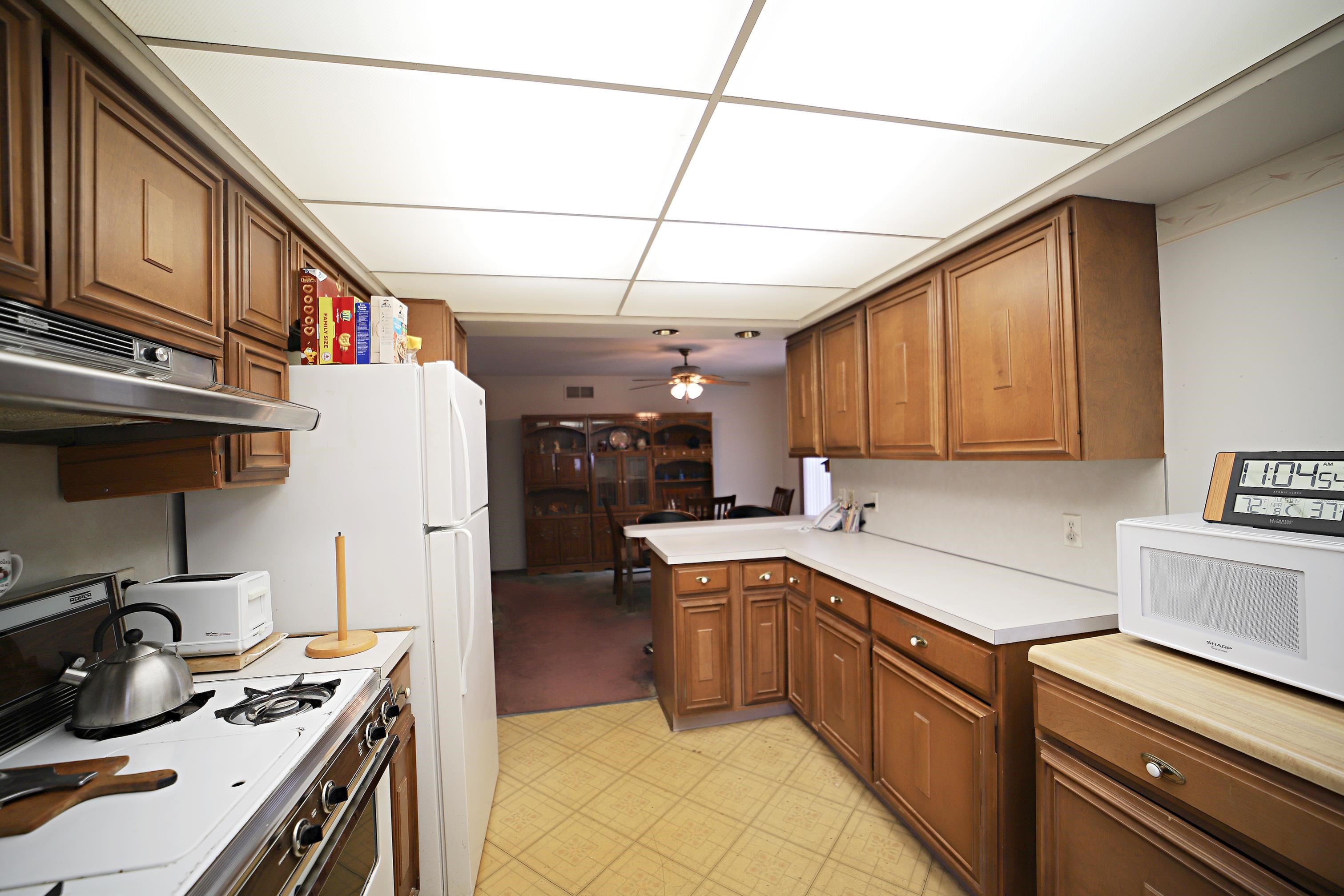 2287 South State Road Davison, MI 48423 - Photo 9 of 27 50106257-8.JPG
