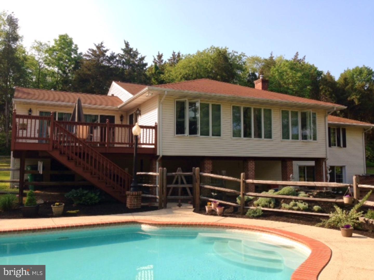 680 Store Road Harleysville, PA 19438 - Photo 2 of 21 Back Yard