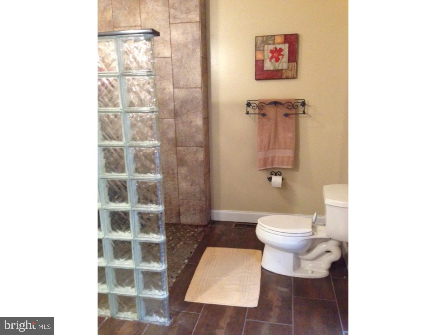 680 Store Road Harleysville, PA 19438 - Photo 9 of 21 Bathroom