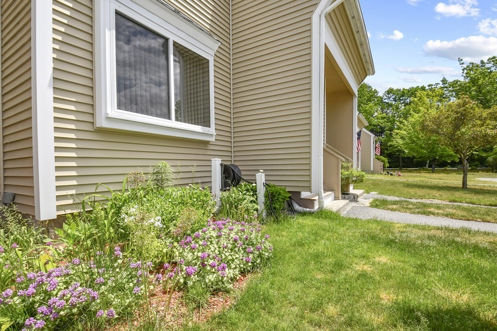 172 Ayer Road, Unit E Shirley, MA 01464 - Photo 5 of 33