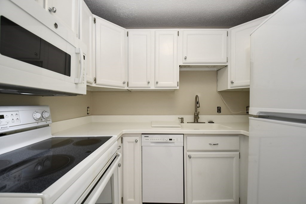 172 Ayer Road, Unit E Shirley, MA 01464 - Photo 10 of 33