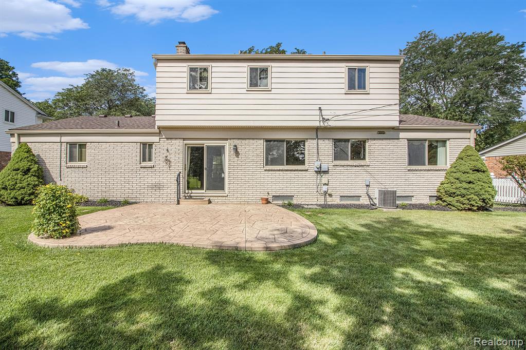 18666 Levan Road Livonia, MI 48152 - Photo 30 of 34