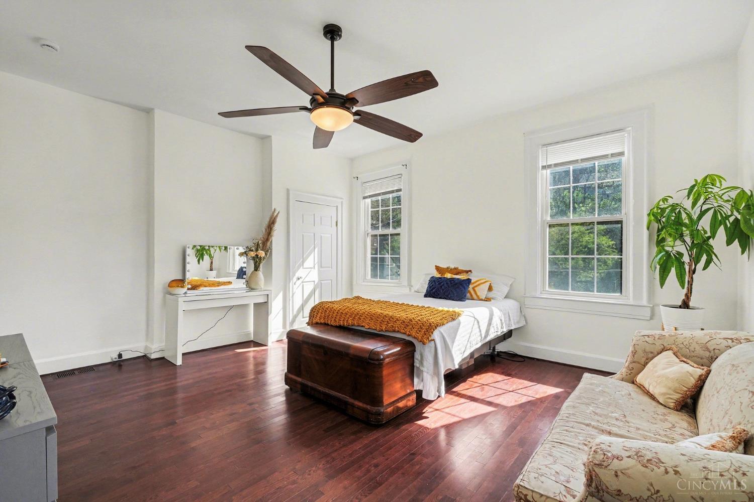 2279 Loth Street Cincinnati, OH 45219 - Photo 13 of 29
