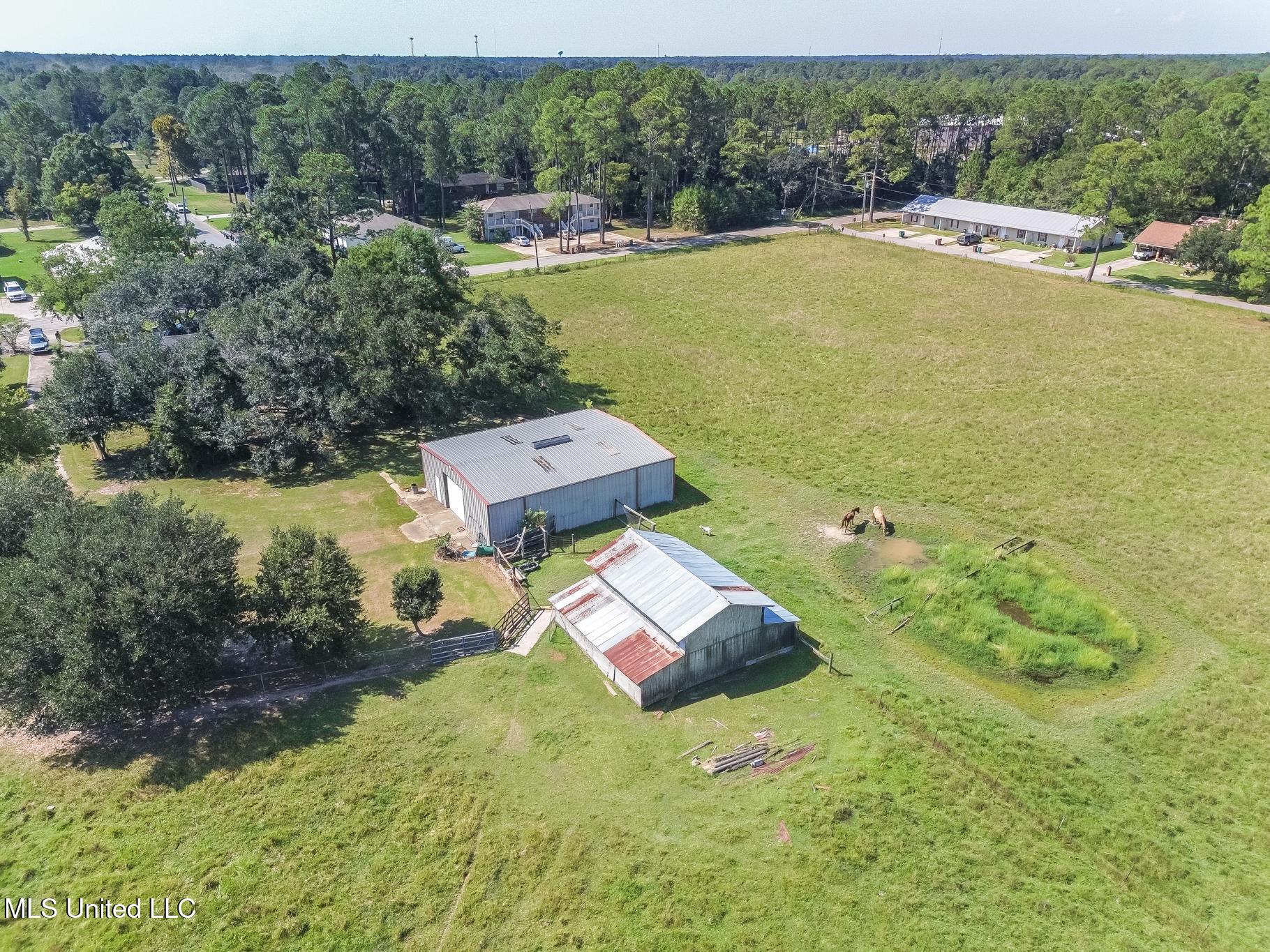 20222 Daugherty Road Long Beach, MS 39560 - Photo 4 of 31 Photo Sep 11 2025, 11 52 10 PM