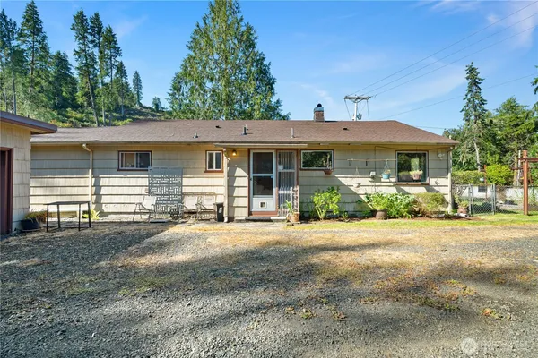 $210,000 | 124 Endresen Road, Hoquiam, WA 98550