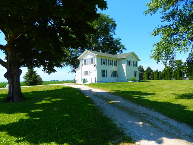 12890 Lee Road Hinckley, IL 60520 - Photo 2 of 13