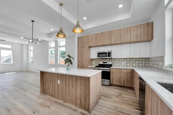 $3,050 | 1805 Emir Street, Unit H, Houston, TX 77009