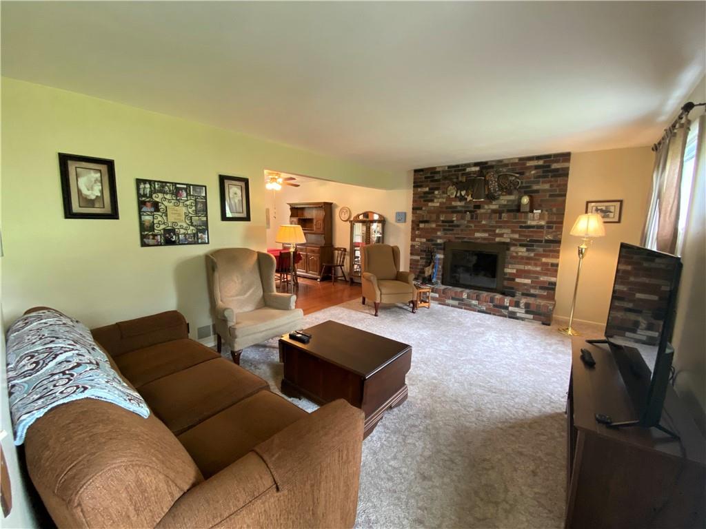 118 Clover Road Baden, PA 15005 - Photo 3 of 22