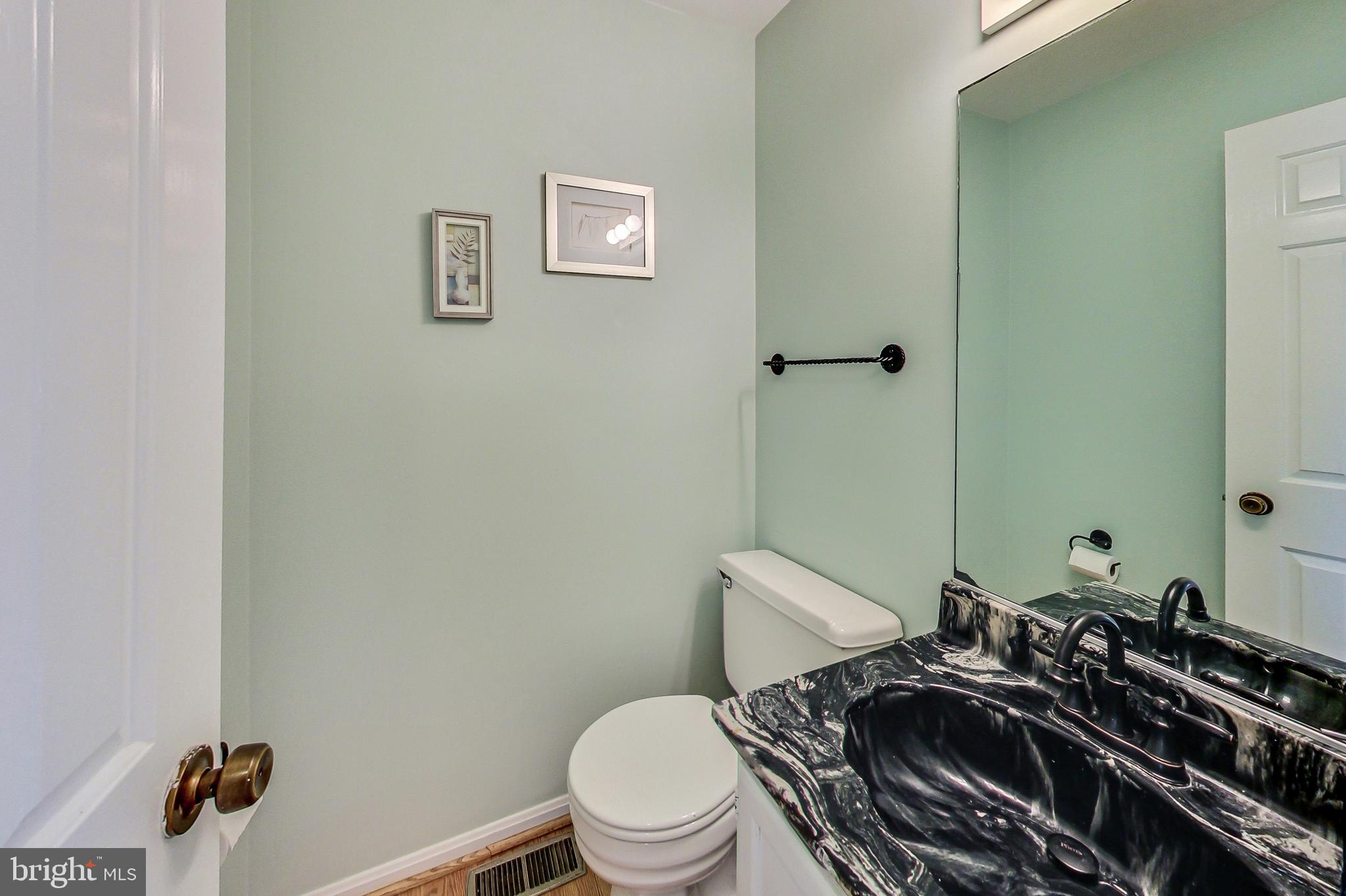 9033 Ottawa Place Silver Spring, MD 20910 - Photo 14 of 38