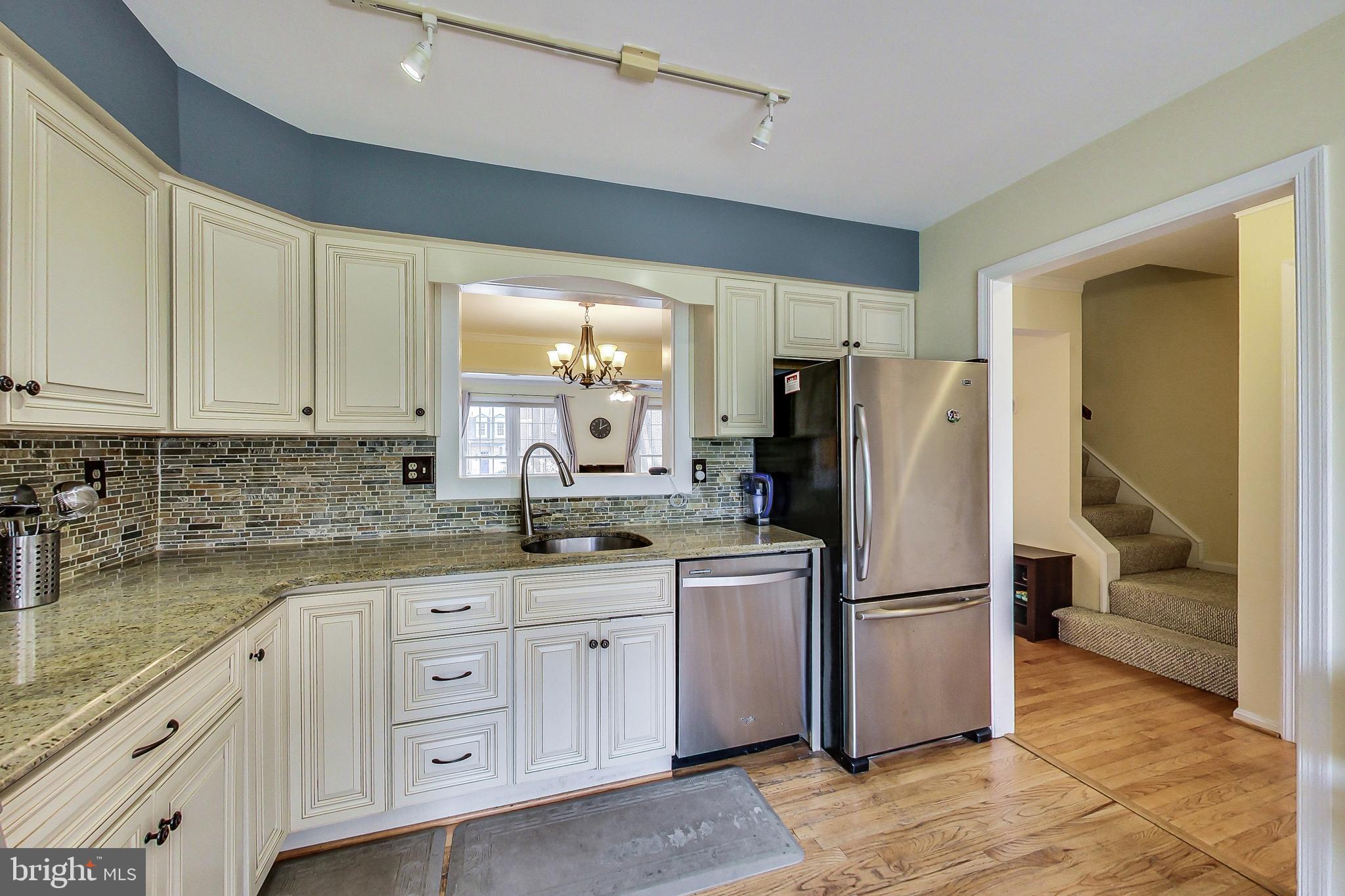 9033 Ottawa Place Silver Spring, MD 20910 - Photo 4 of 38