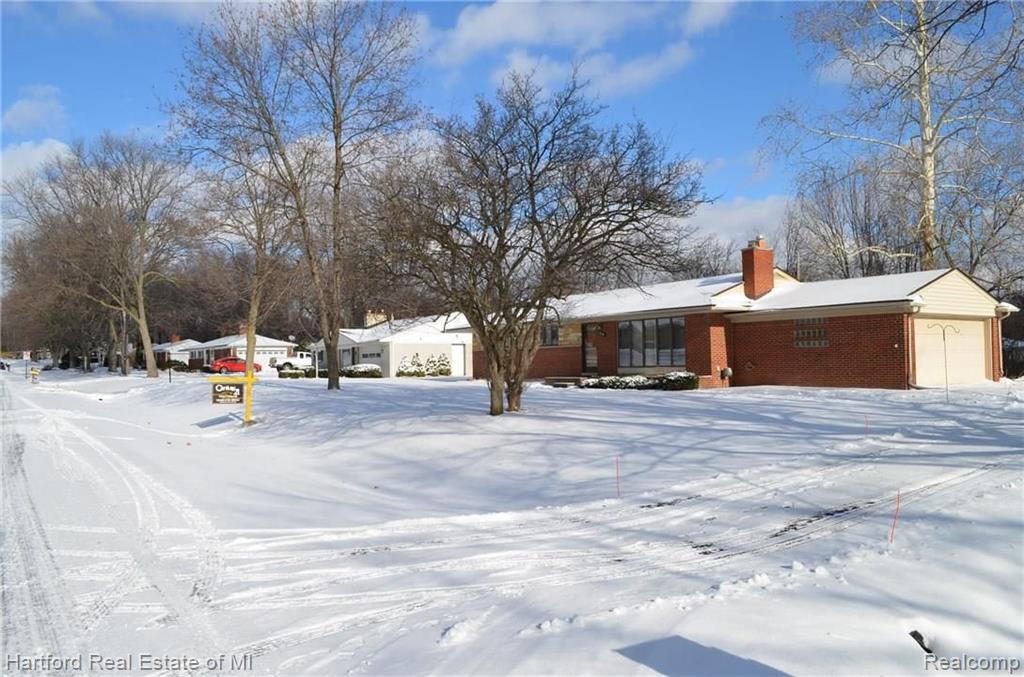 28158 Hawberry Road Farmington Hills, MI 48331 - Photo 2 of 33