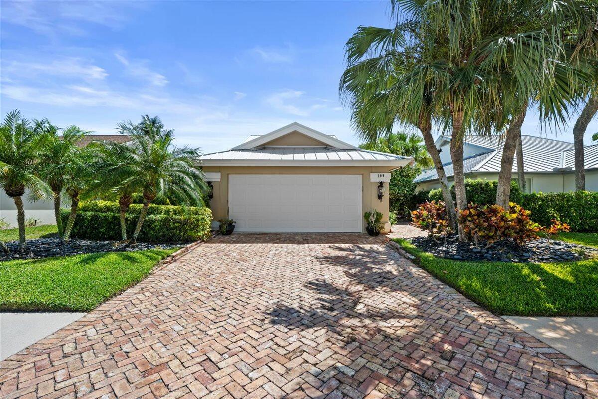 109 Seashore Drive Jupiter, FL 33477 - Photo 2 of 46 Front of Home