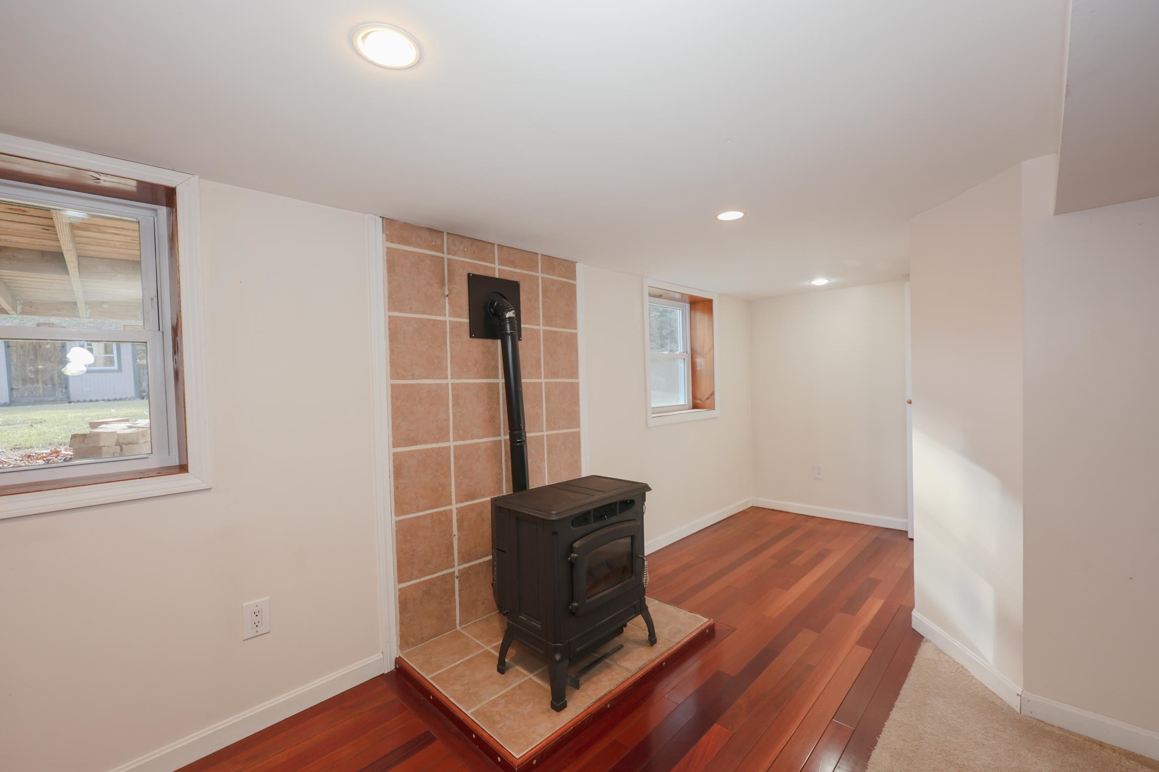 14 Mayflower Drive Merrimack, NH 03054 - Photo 34 of 48