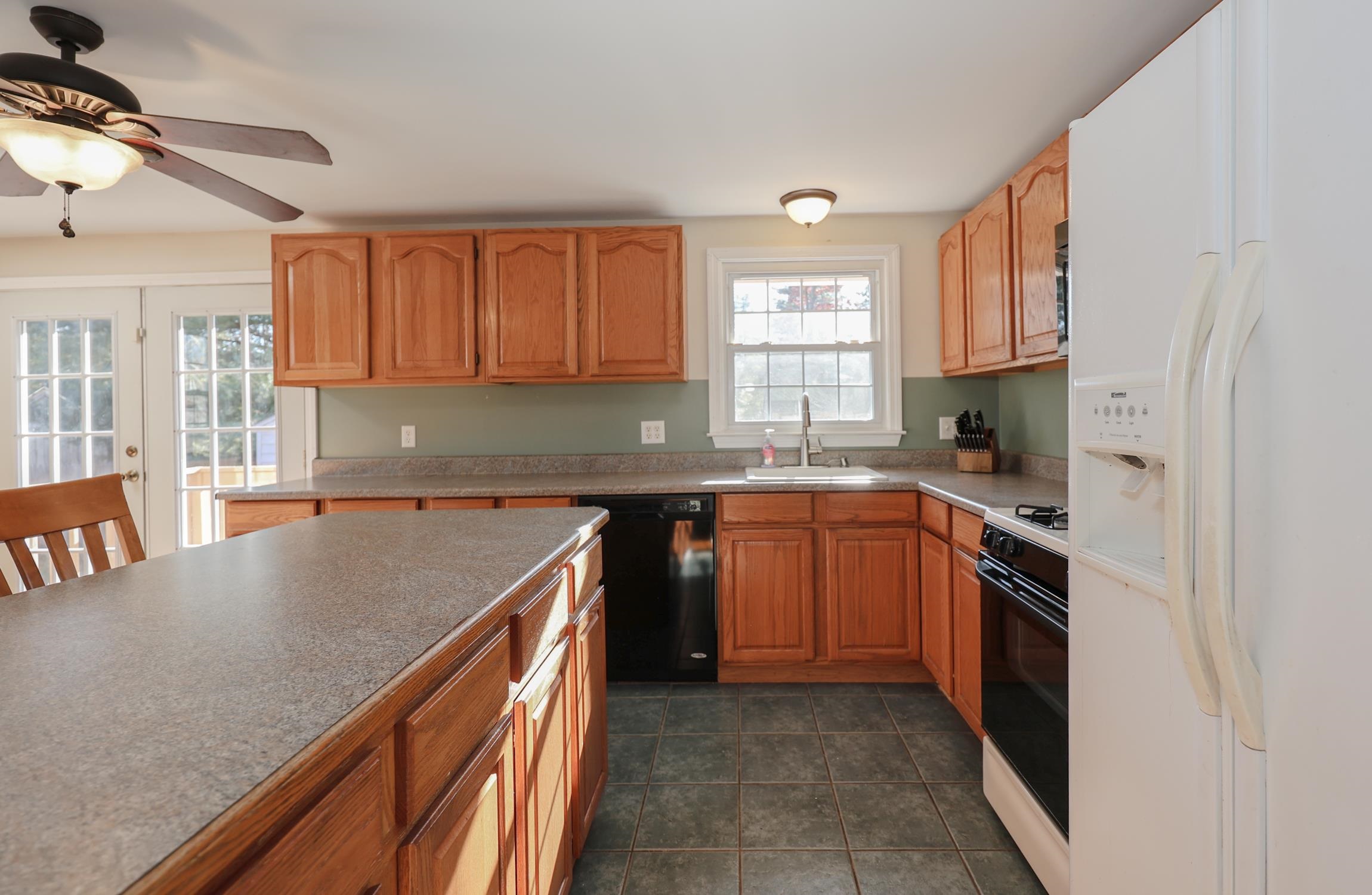 14 Mayflower Drive Merrimack, NH 03054 - Photo 7 of 48