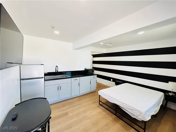 $1,395 | 1418 South 3rd Street, Las Vegas, NV 89104