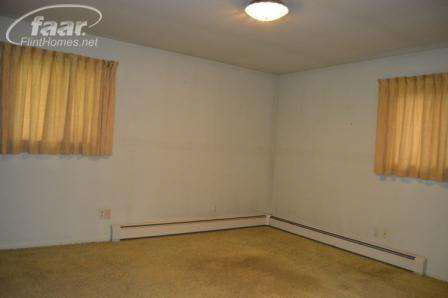 7301 Brewer Road Flint, MI 48507 - Photo 12 of 25 20420917-11.JPG