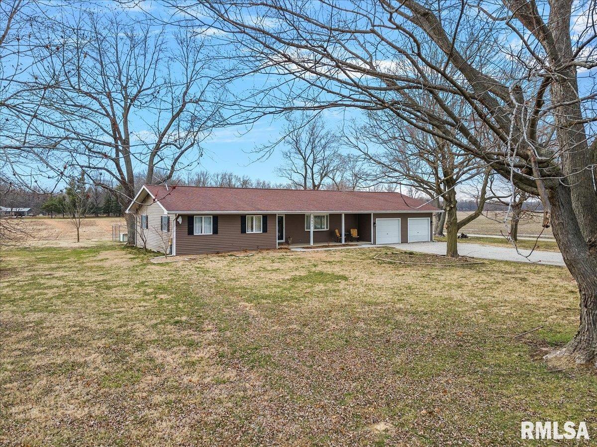 7902 Cascade Road Rochester, IL 62563 - Photo 1 of 48