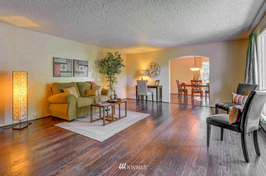 364 Thomas Avenue Southwest Renton, WA 98057 - Photo 3 of 14