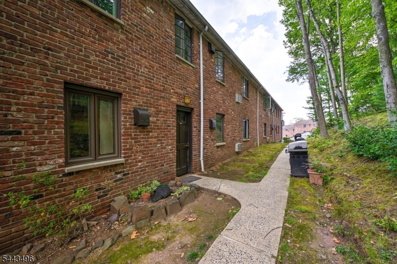 66 Troy Drive Springfield, NJ 07081 - Photo 26 of 28