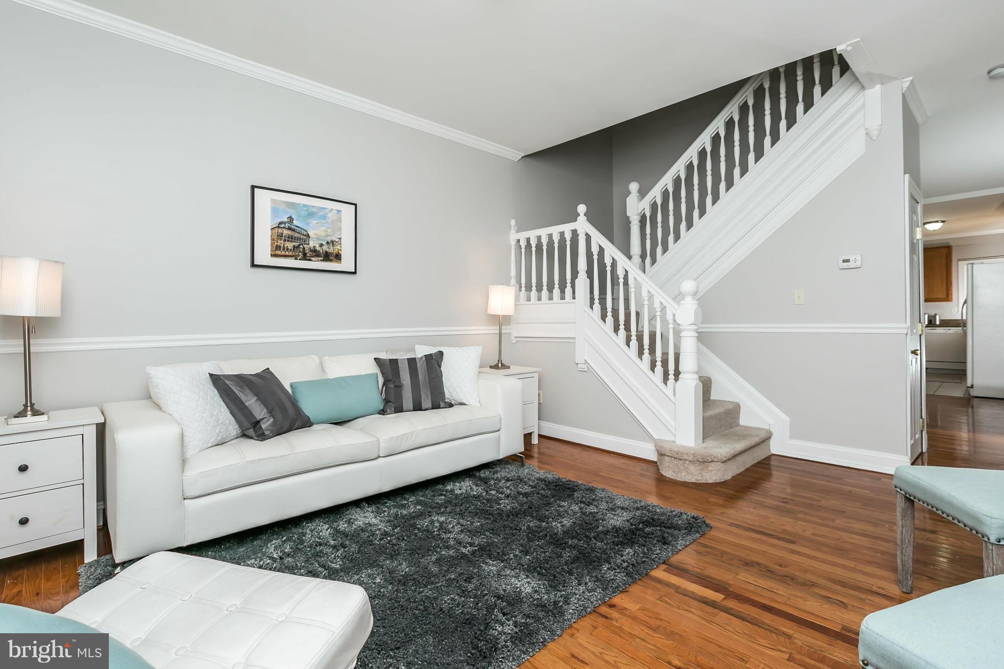 3444 Roland Avenue Baltimore, MD 21211 - Photo 2 of 26 Living Room