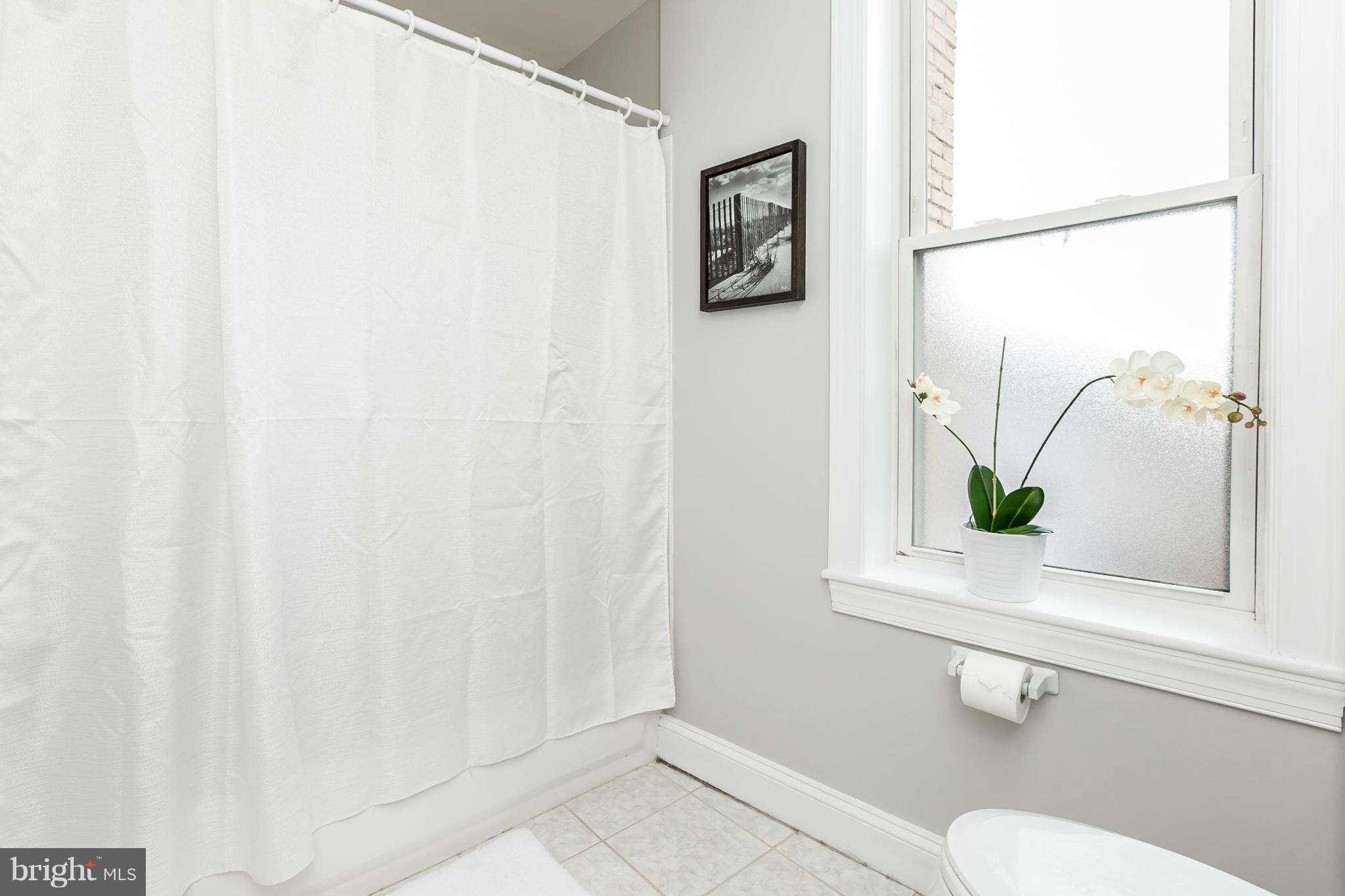 3444 Roland Avenue Baltimore, MD 21211 - Photo 19 of 26 Bath