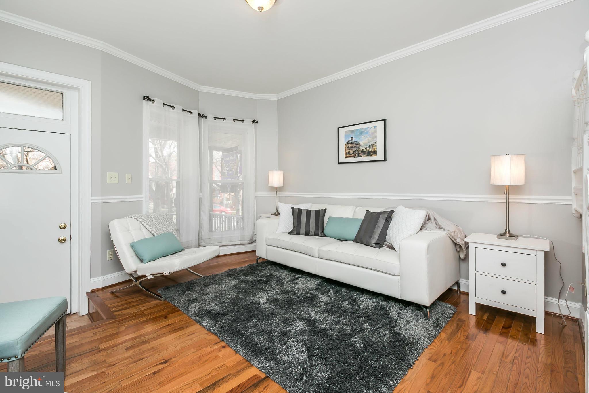 3444 Roland Avenue Baltimore, MD 21211 - Photo 3 of 26 Living Room
