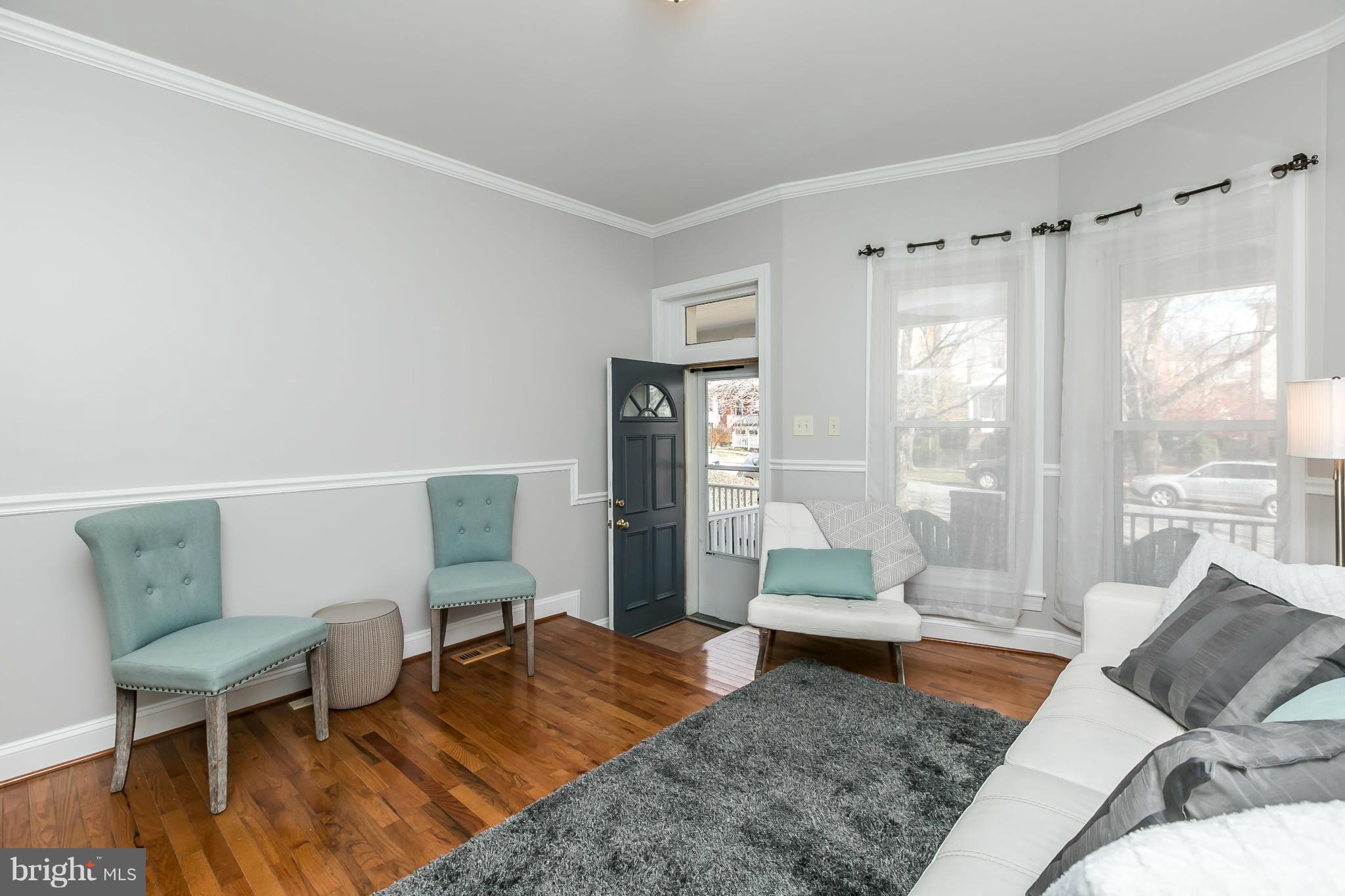 3444 Roland Avenue Baltimore, MD 21211 - Photo 4 of 26 Living Room
