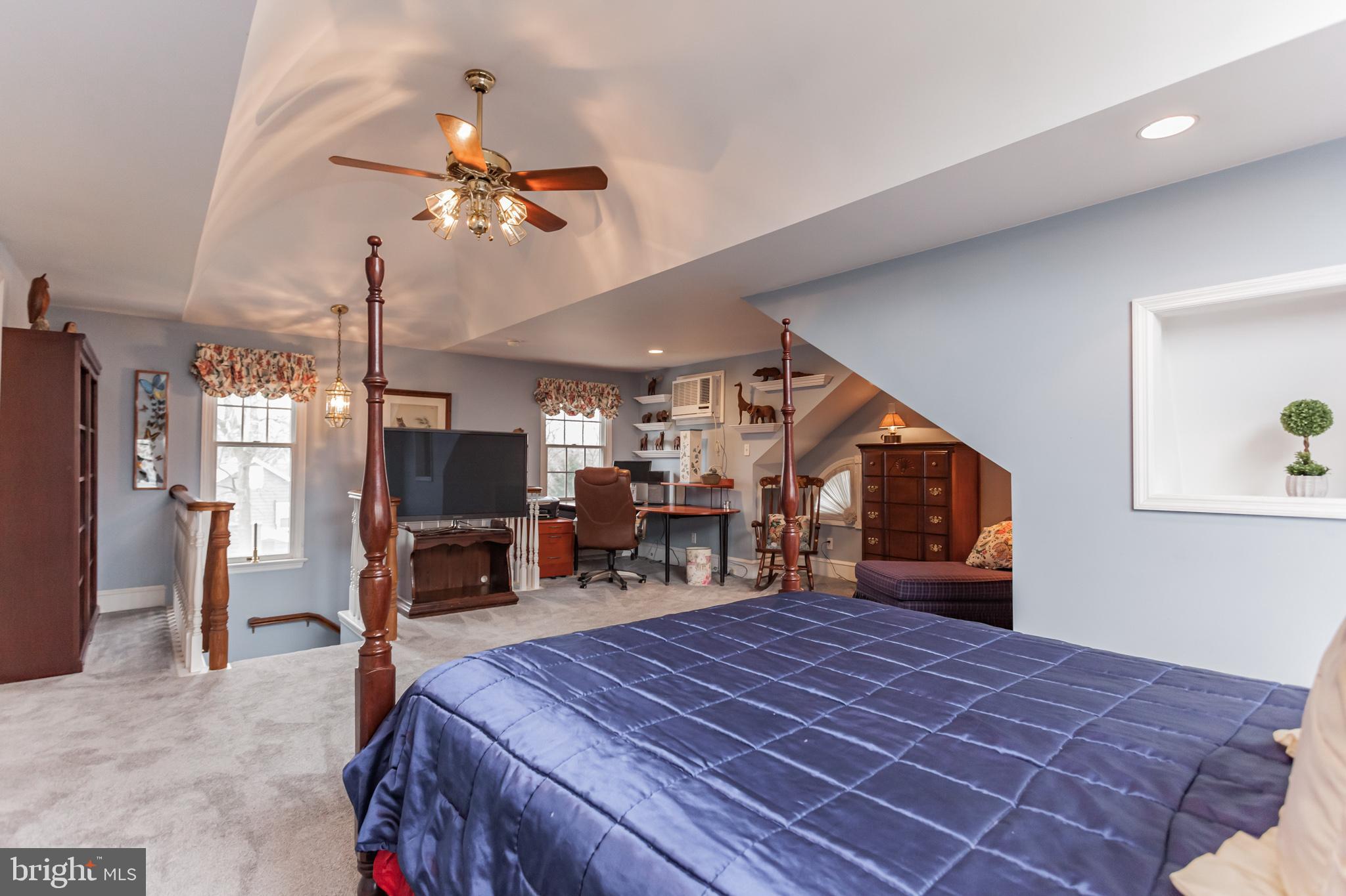 316 Chestnut Street Haddonfield, NJ 08033 - Photo 18 of 30 a room with lots of table and chairs