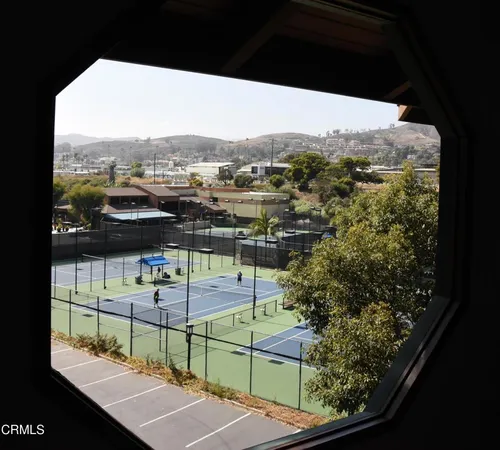 a picture of city view