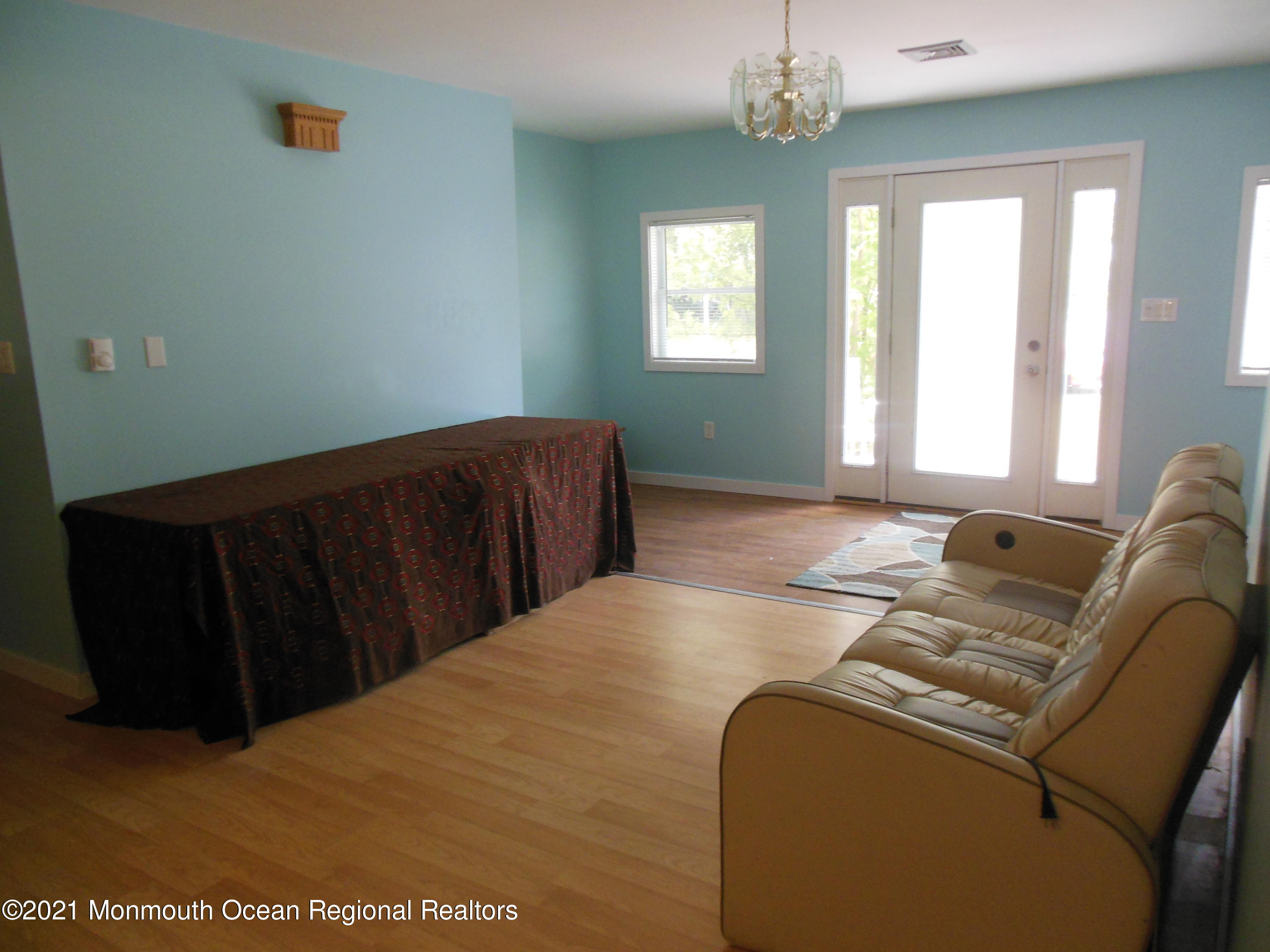 221 Birch Road Tuckerton, NJ 08087 - Photo 4 of 38 DSCN3037