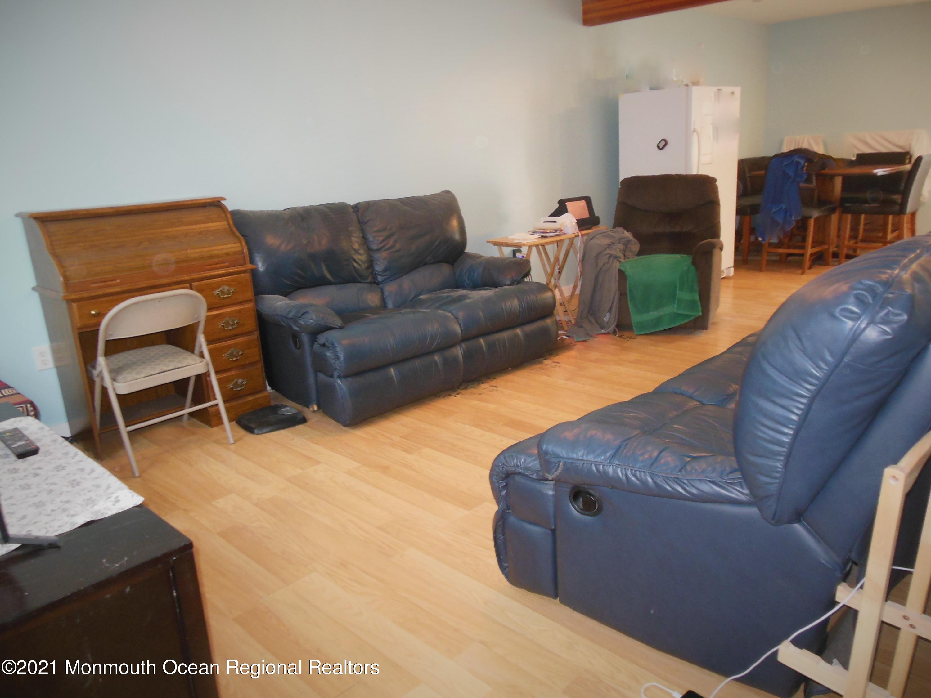 221 Birch Road Tuckerton, NJ 08087 - Photo 5 of 38 DSCN3046