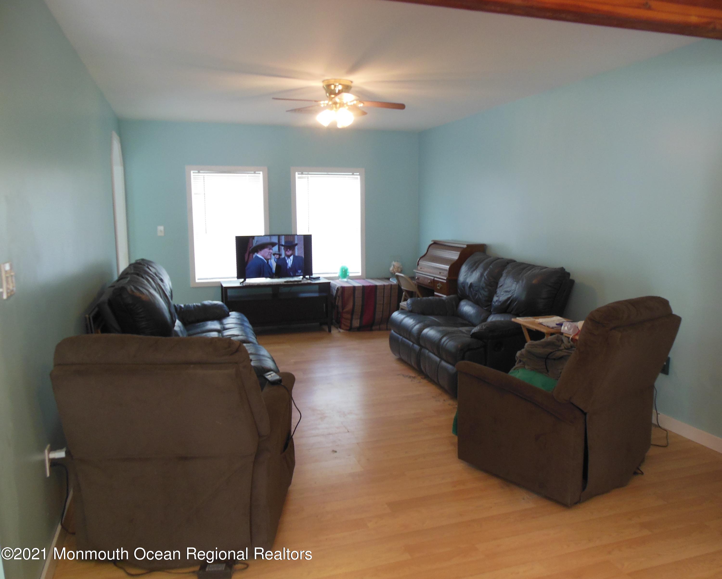 221 Birch Road Tuckerton, NJ 08087 - Photo 6 of 38 DSCN3043