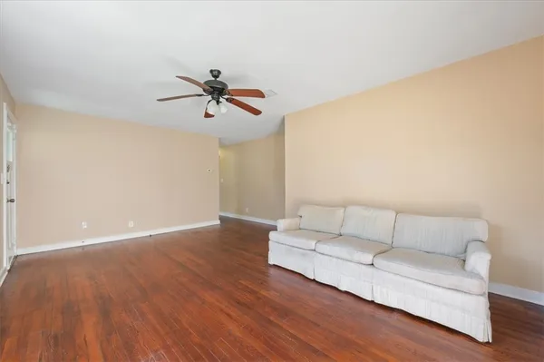 $1,800 | 300 Colson Avenue, Woodbine, GA 31569