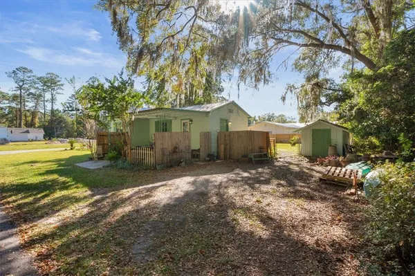 $1,800 | 300 Colson Avenue, Woodbine, GA 31569