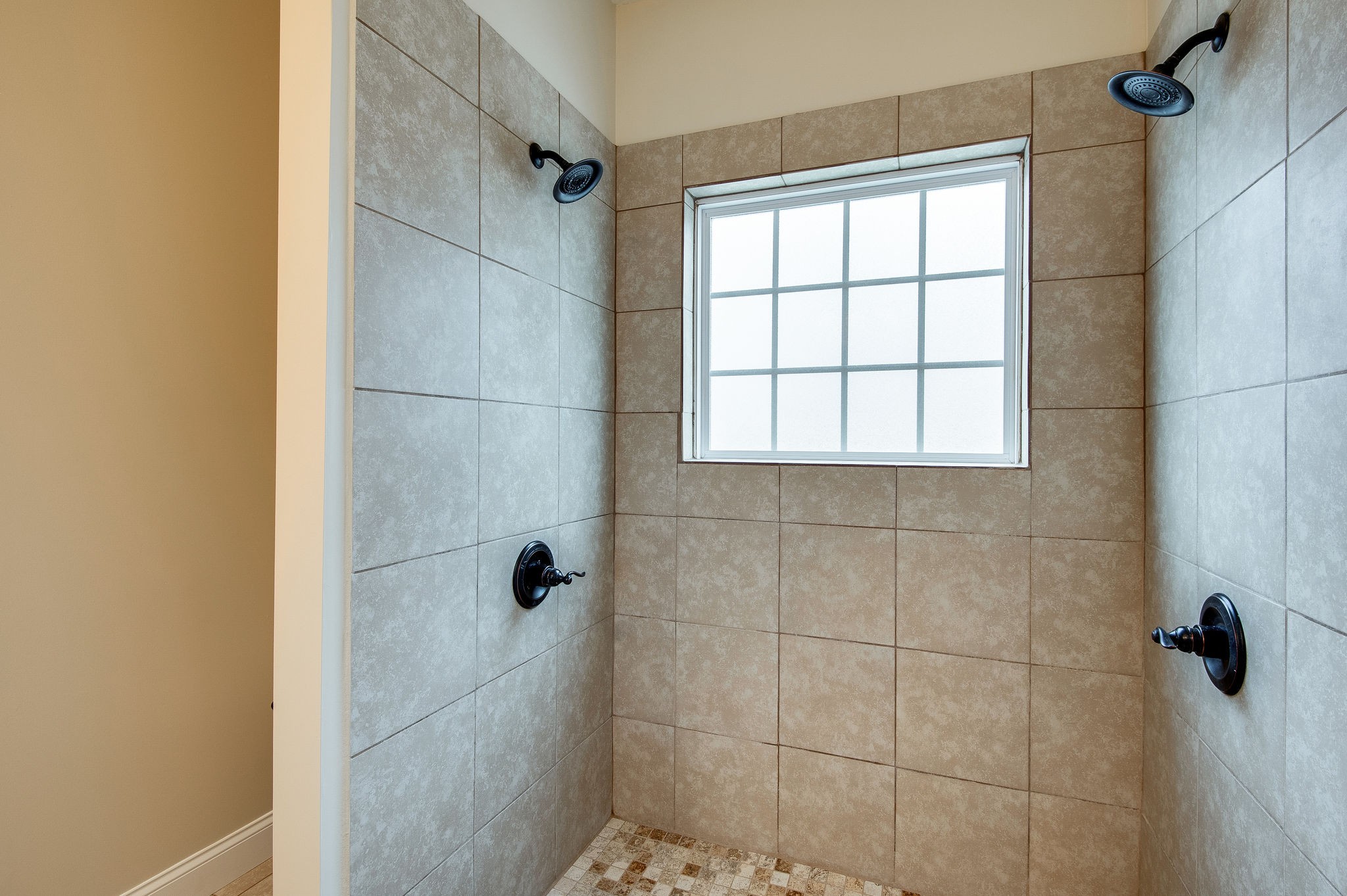 427 Kaiser Road Dickson, TN 37055 - Photo 13 of 33 a bathroom with a shower