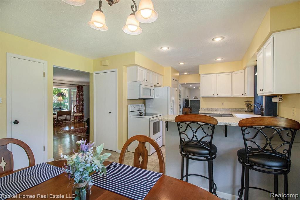 180 Montmorency Road Rochester Hills, MI 48307 - Photo 15 of 32