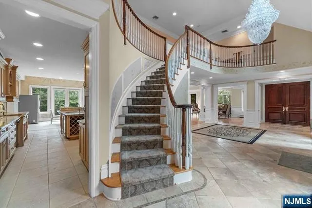 a view of livingroom with furniture