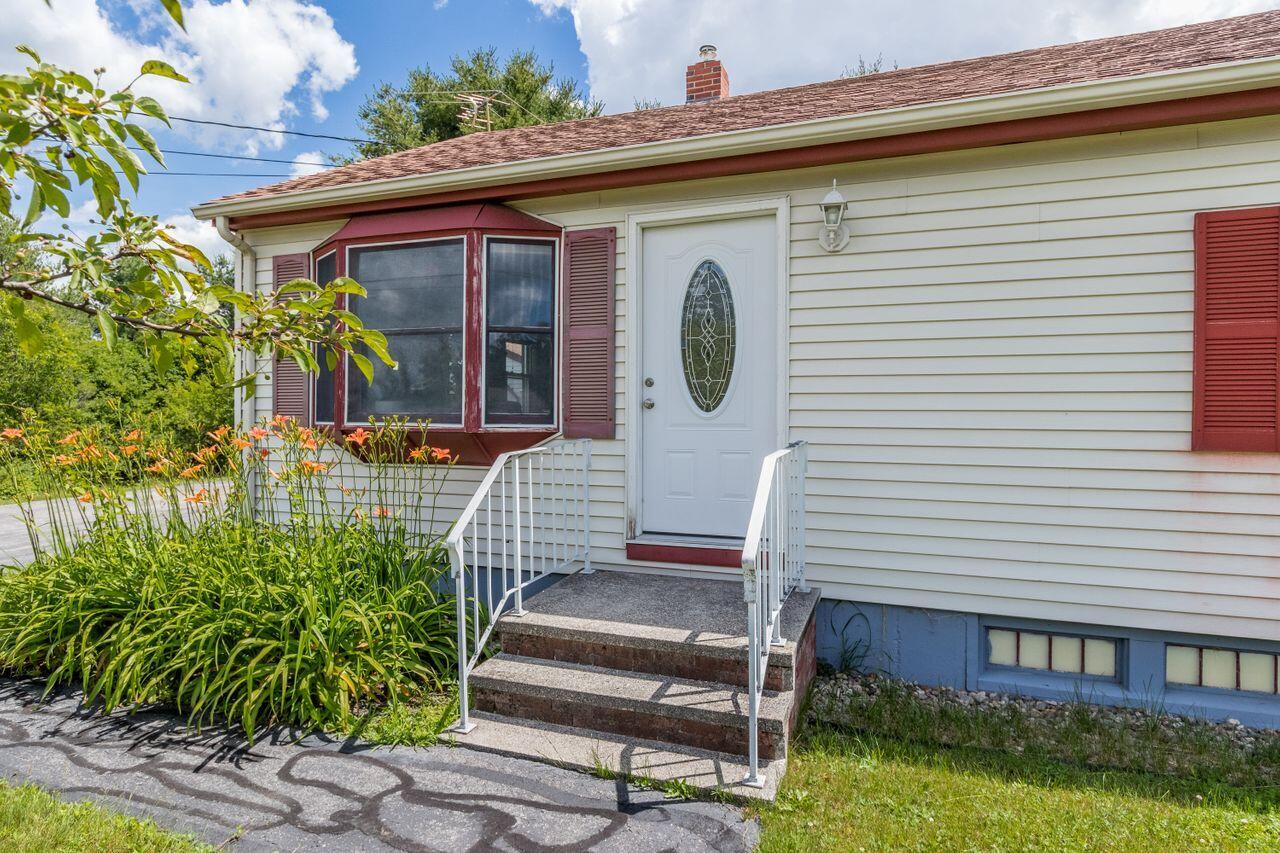 108 Brackett Road Gorham, ME 04038 - Photo 3 of 43 20220629AD-71005