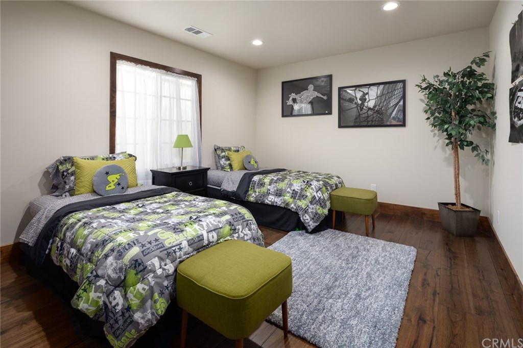 110 Cordova Walk Long Beach, CA 90803 - Photo 25 of 40