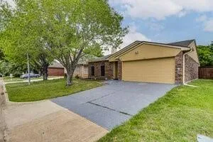 $2,150 | 625 Hollyberry Drive, Mansfield, TX 76063