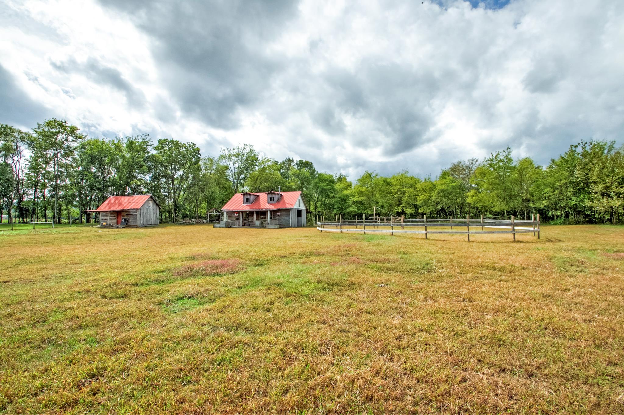 1046 Rocky Valley Road Lebanon, TN 37090 - Photo 27 of 30 Round pen for horseback riding.