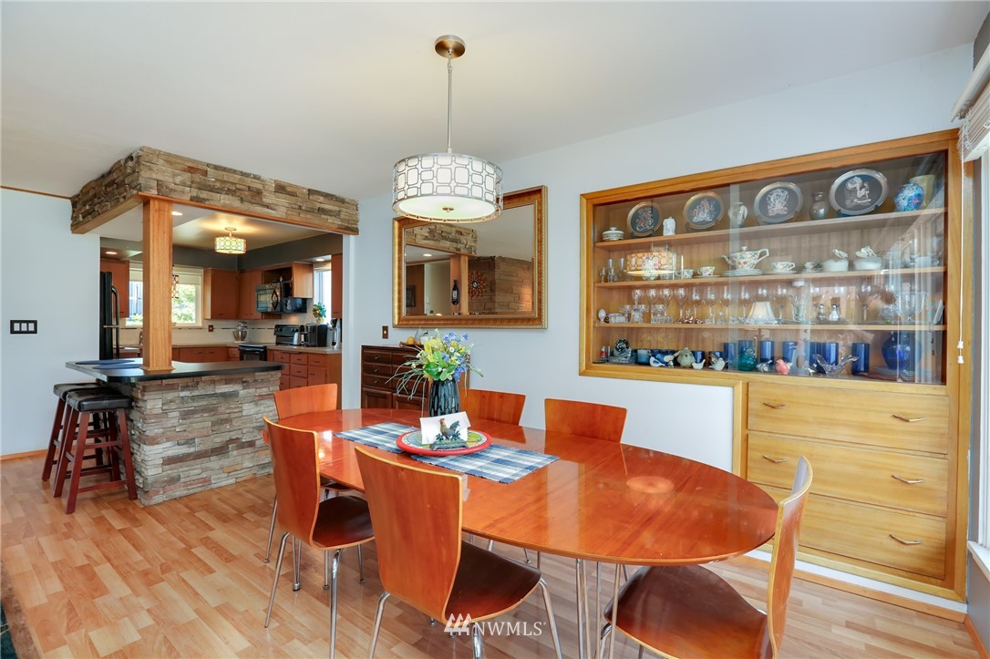 3717 Rockefeller Avenue Everett, WA 98201 - Photo 5 of 25