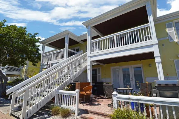 $3,000 | 5048 Beach Drive Southeast, Unit F, St. Petersburg, FL 33705