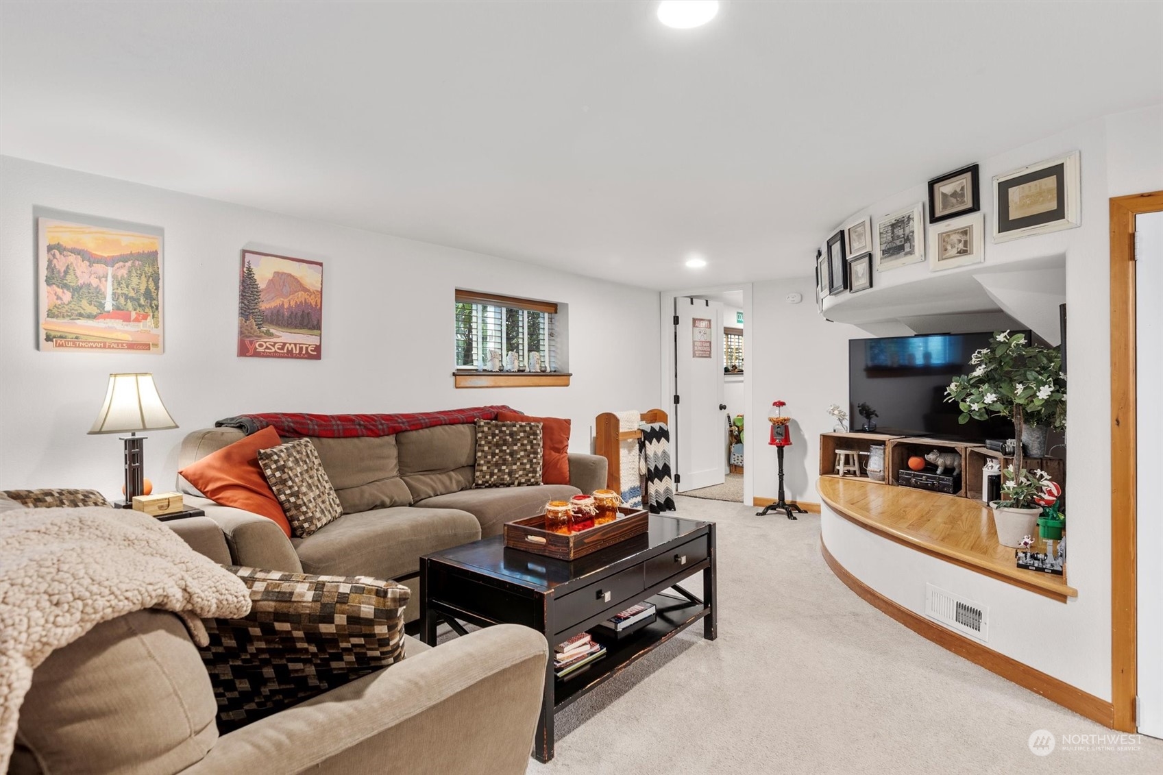 20925 Conway Frontage Road Mount Vernon, WA 98273 - Photo 20 of 40 a living room with furniture and a flat screen tv