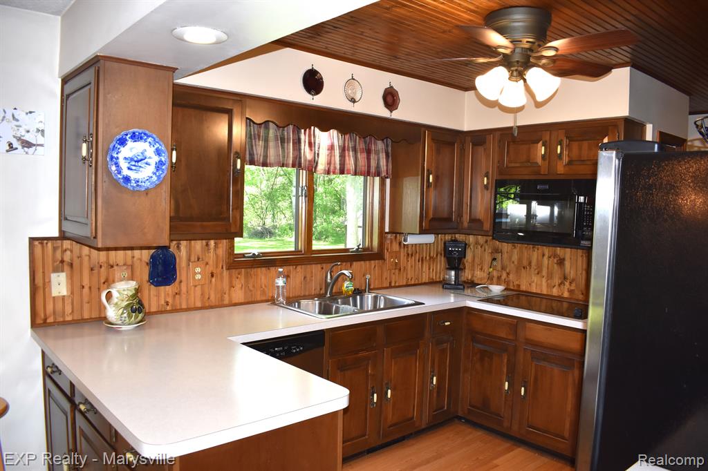 13448 Bryce Road Emmett, MI 48022 - Photo 8 of 30