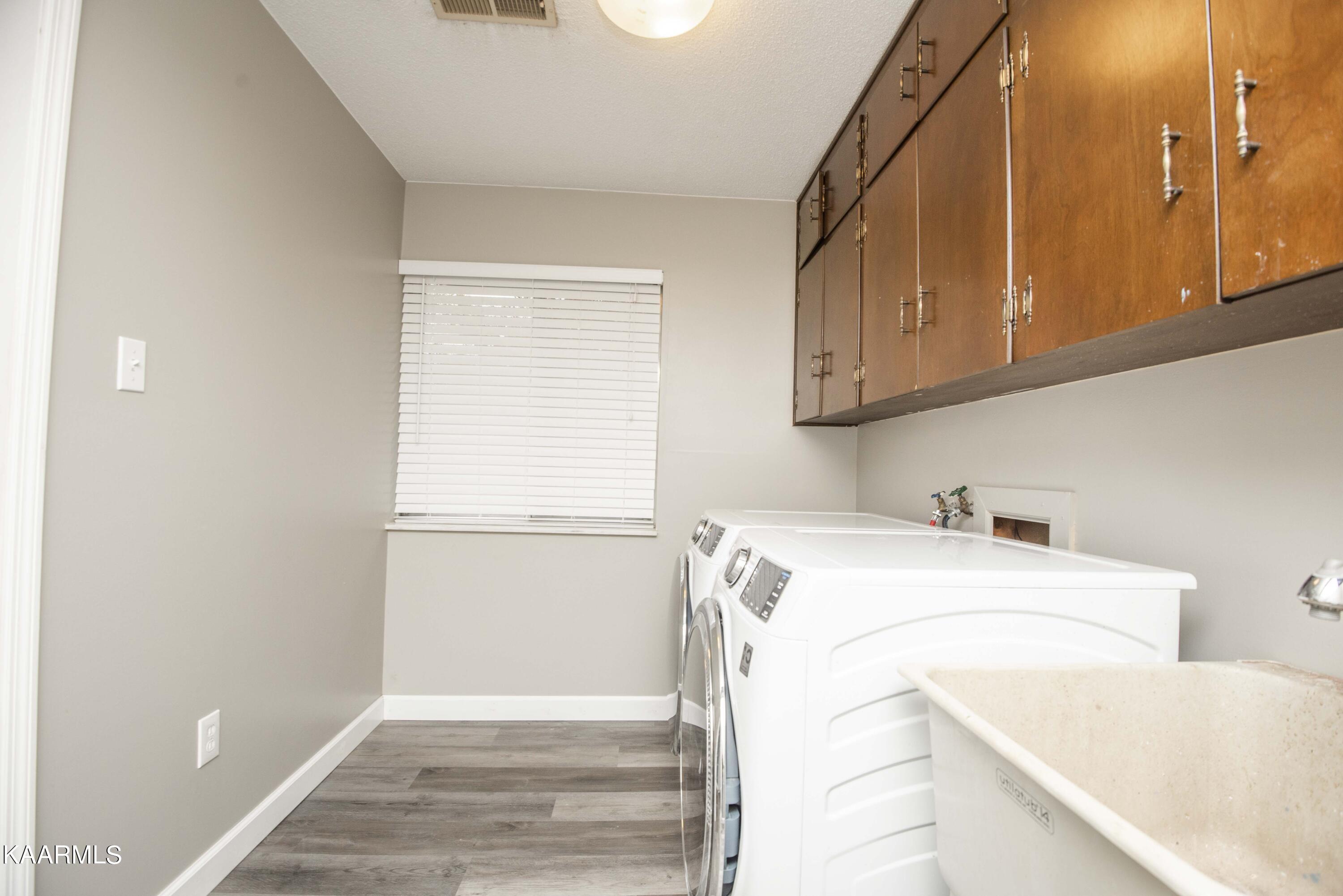 107 Norway Lane Oak Ridge, TN 37830 - Photo 11 of 23 lower level mud room
