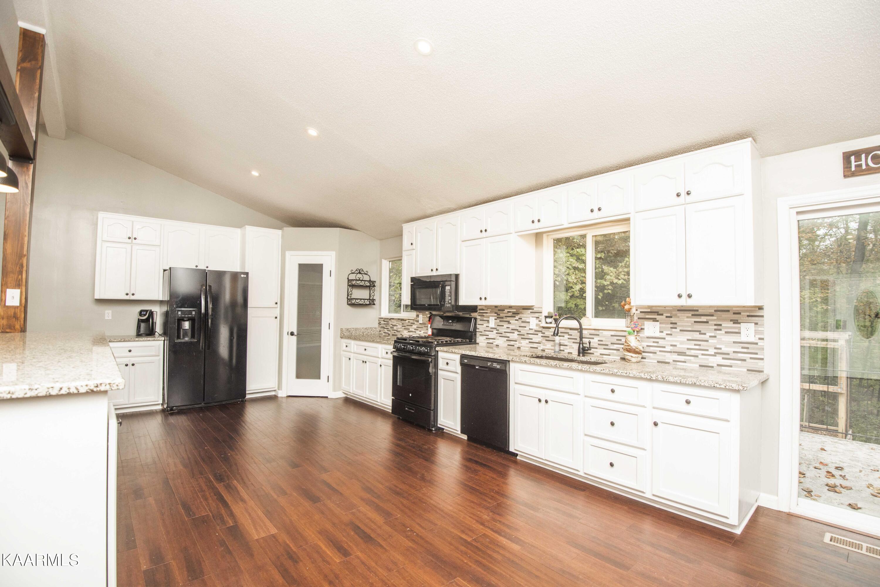 107 Norway Lane Oak Ridge, TN 37830 - Photo 5 of 23 kitchen